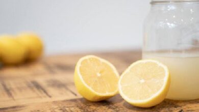 remove dark spots on face tang - lemon juice